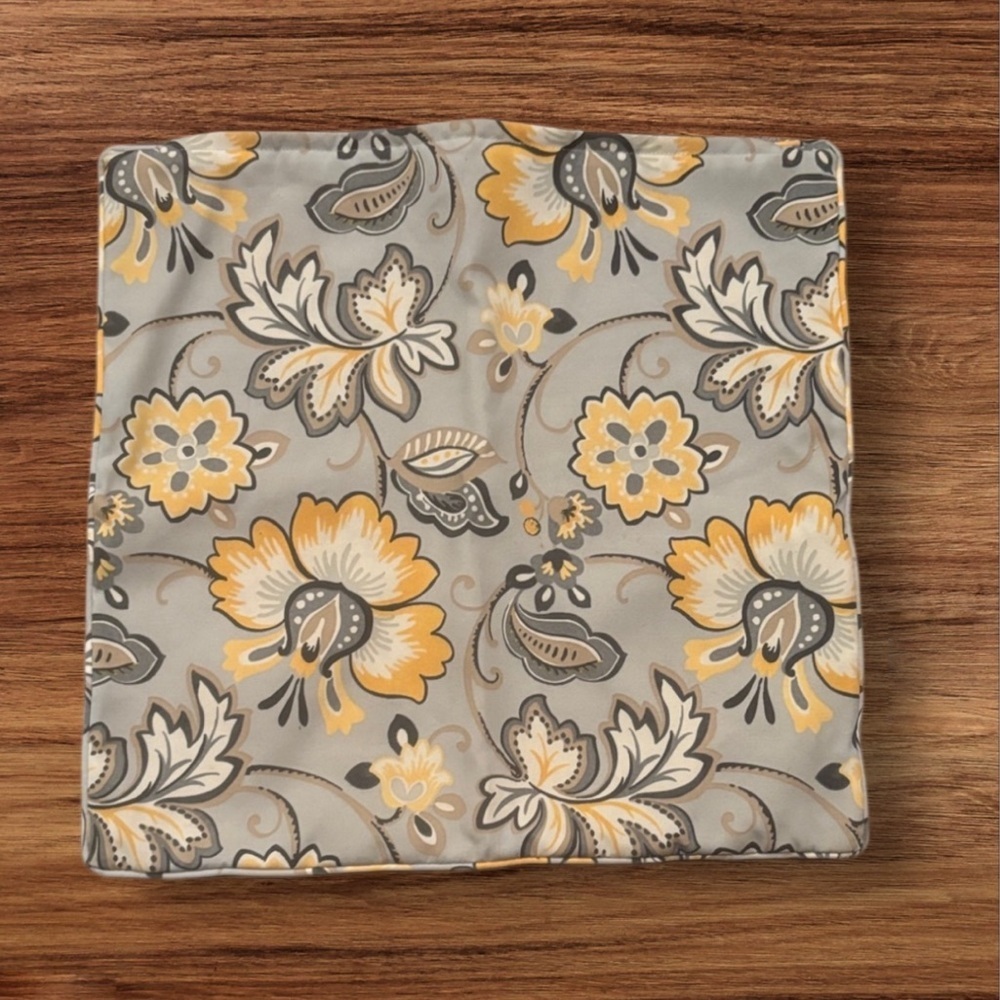 CORAL COAST EUC DECORATIVE PILLOW CASE COVER GRAY YELLOW HOME DECOR SIZE